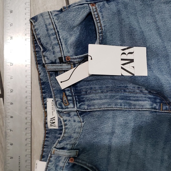 Zara Wide Legged Jeans. - Picture 8 of 12